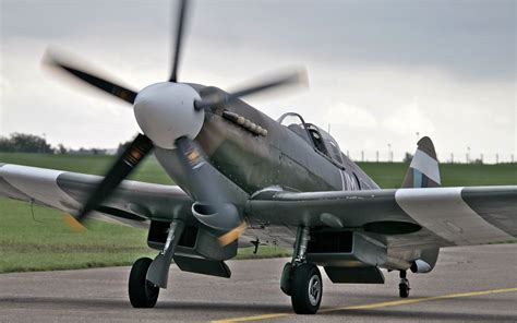 Pin By Martin Pospisil On Spitfire Supermarine Spitfire Aircraft