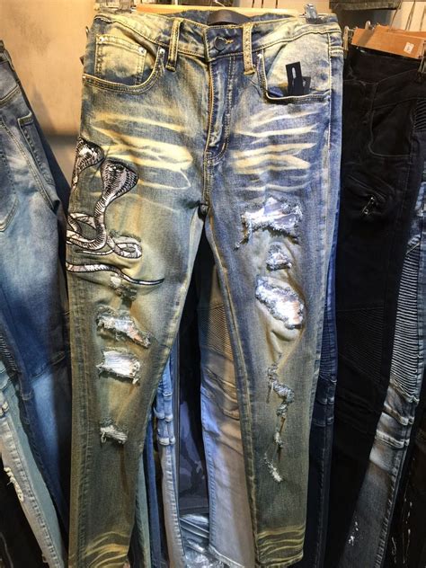 2020 New Arrival Mens Designer Blue Jeans Snakes Patch Style Hole