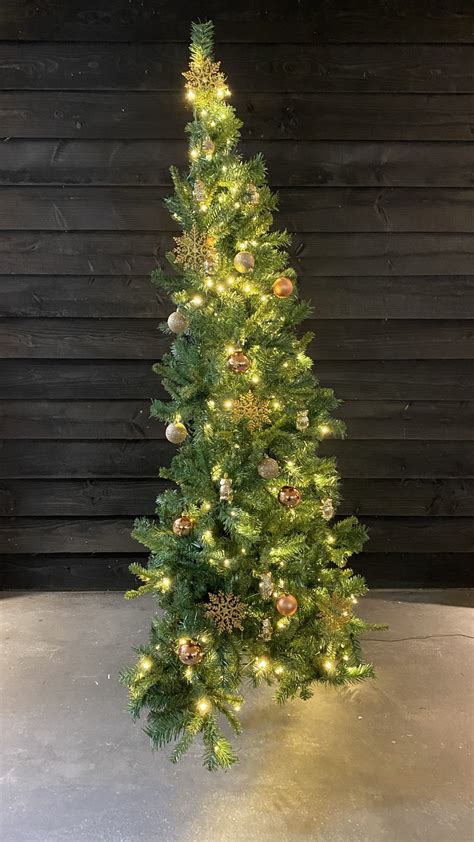 Gelena Halve Kerstboom Met Verlichting Kj Kunstkerstbomen