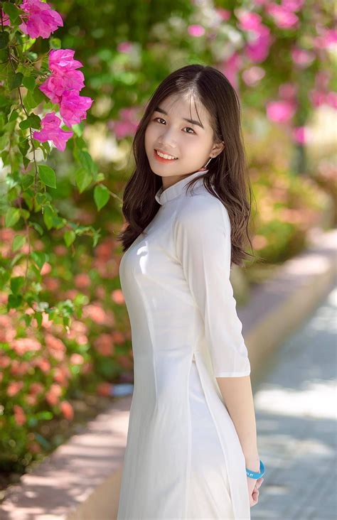 Pin by GREEN PICTURE on ÁO DÀI TRẮNG VIỆT NAM | Ao dai, Long white