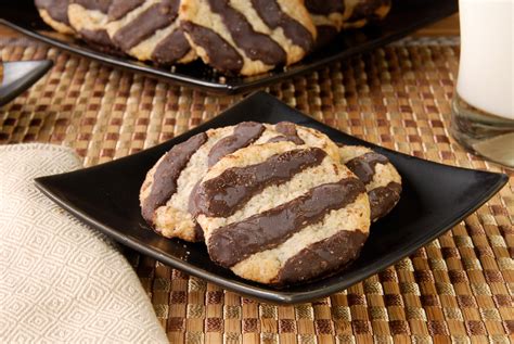 3 Ingredient Copycat Keebler Fudge Stripe Cookies Are Almost Too Good