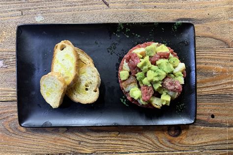 Tartare Di Scottona Con Avocado Della Filanda Grill Garden