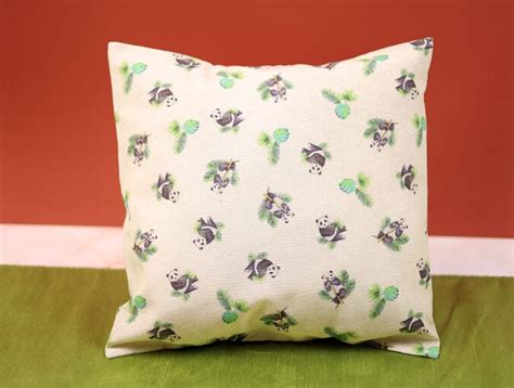 How To Make An Envelope Pillow Case In *JUST* 10 Minutes ⋆ Hello Sewing