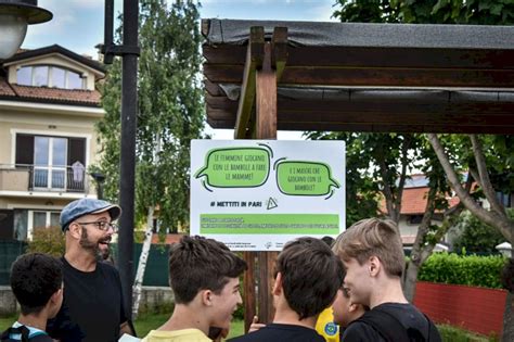 Borgo Al Tesoriere C Una Nuova Panchina Rossa Cuneodice It