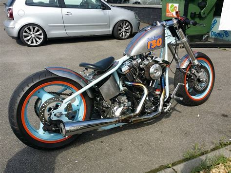 Harley Bobber Building | Webmotor.org