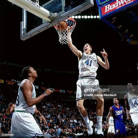 Dirk Nowitzki Dunk Photos and Premium High Res Pictures - Getty Images