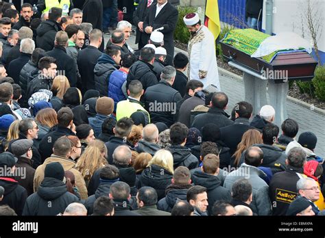 Waechtersbach Germany 03rd Dec 2014 Thousands Of Mourners Say