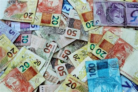 Juros do cheque especial caem em relação à 2020 Entenda como isso pode