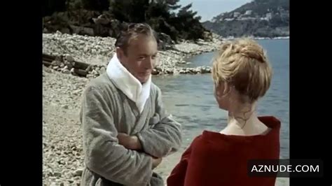 UNE PARISIENNE NUDE SCENES AZNude