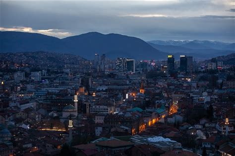 Sarajevo Top Sa Ute Tabije Tradicionalno Najavio Po Etak Ramazana