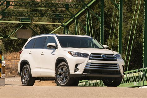 2017 Toyota Highlander Review Ratings Specs Prices And Photos The Car Connection