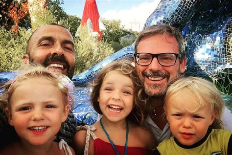 Ap S Telefonema De Papa Filhos De Casal Gay Italiano Come Am A