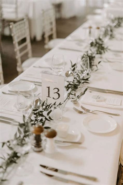 35 Chic Minimalist Wedding Table Decor Ideas Weddingomania