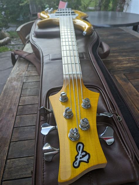 F Bass Bn Deluxe Bassic De