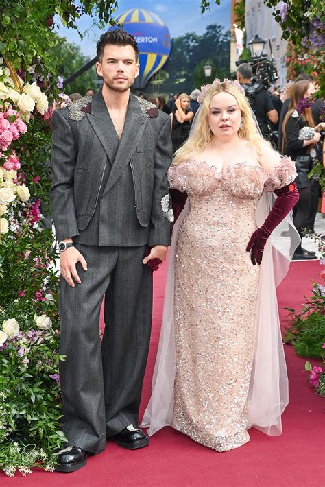 Bridgertons Nicola Coughlan And Luke Newtons Best Red Carpet Moments