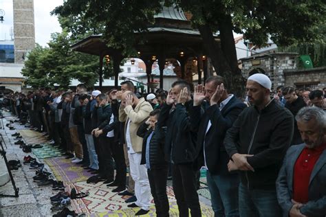 Poznato I U Koliko Sati E Se Klanjati Bajram Namaz N