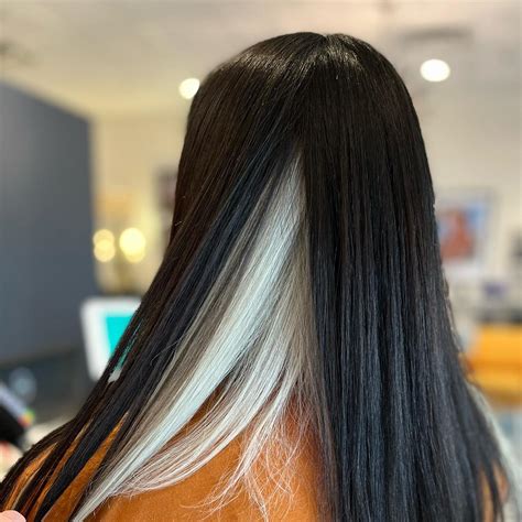 Half Blonde Half Black Hair At The Bottom