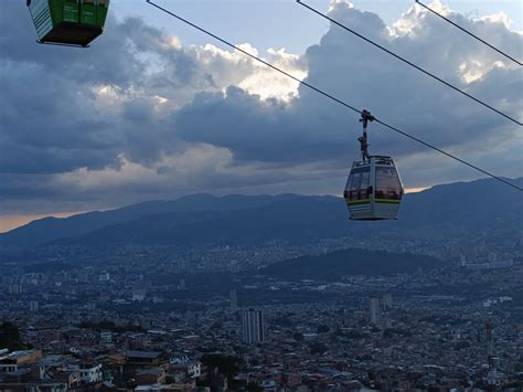 Metro de Medellín TuHistoriaNosMueve on Twitter RT ZapataMSimon