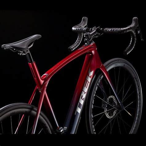 Vélo route électrique Trek Domane LT 7 Ultegra Di2 Rage Red 2021