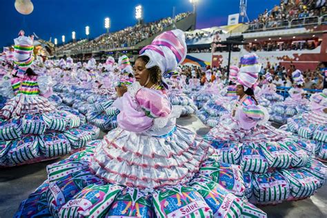 Desfile Mangueira Credito Leo Queiroz Esta O Primeira De