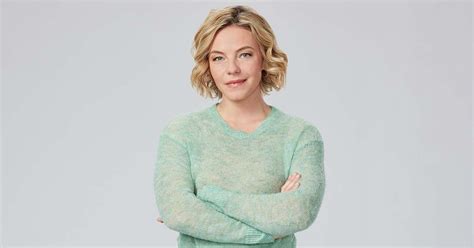 Eloise Mumford Get To Know The Hallmark Channel Actress Us Weekly