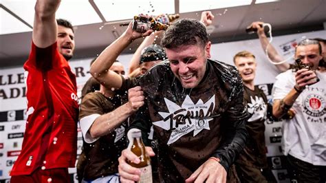 FC St Pauli FC St Pauli feiert Rückkehr in Bundesliga und