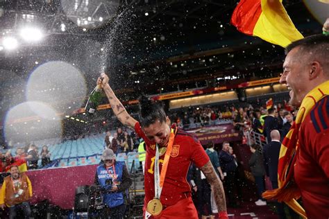 Spain's football chief apologises for kissing World Cup winner Jenni ...