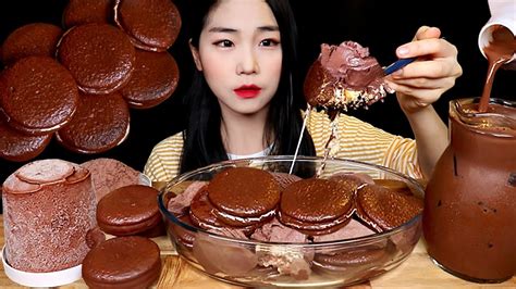 Asmr Mukbang 따뜻한 초코파이에 초코 아이스크림 초코우유 초코디저트 먹방 리얼사운드🍫chocolate Dessert