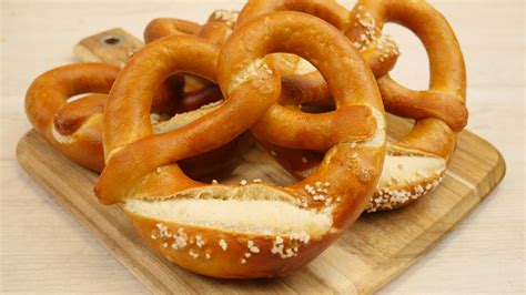 Laugenbrezel Salzbrezel Brezen Kochkino De