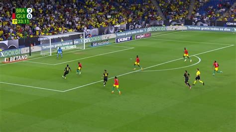 Vídeo Aos 33 min do 1º tempo finalização errada de Vini Jr do Brasil