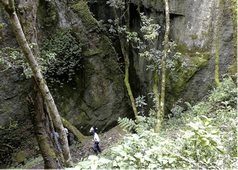 Unseen Guna Cave Kodaikanal Photos Mukundha Tours And Travels