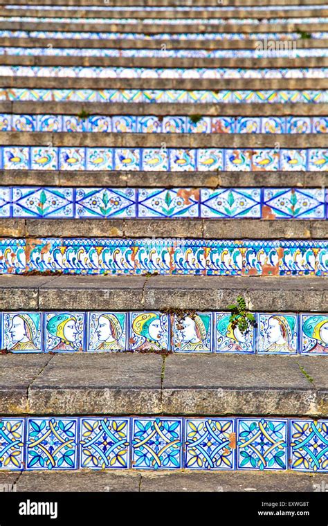 Piastrelle Dipinte A Mano La Scalinata Di Santa Maria Del Monte