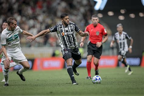 Atl Tico Mg Perde De Virada Do Coritiba E Sofre Primeira Derrota Na