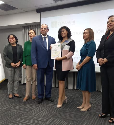 Técnicos De Agricultura Se Gradúan En Diplomados De Manejo Integrado De