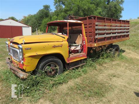 International B160 Farm Trucks Grain Trucks Auction Results 1