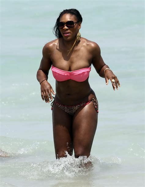 Serena Williams Shows Off Her Curvy Body Wearing Strapless Bikini On