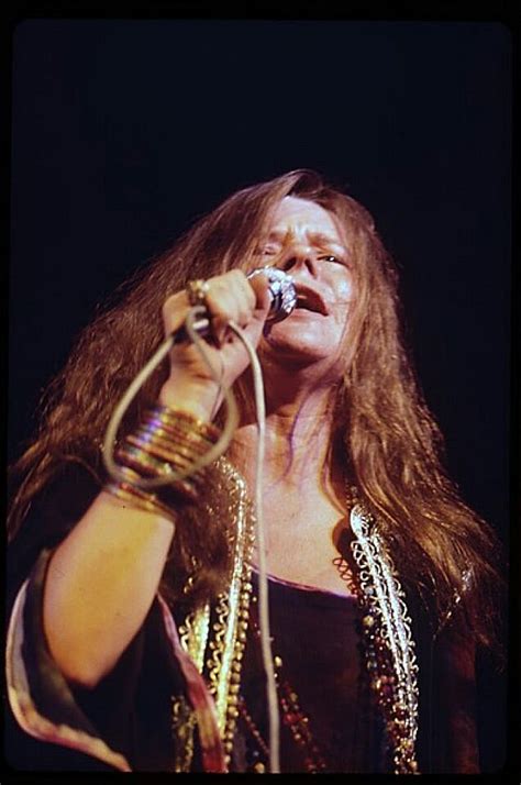 Janis Joplin on stage at Woodstock (1969). | Janis joplin, Joplin ...