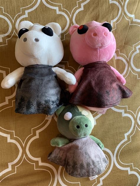 Roblox Piggy Collectible Plush Piggy Lot Of 3 Ebay