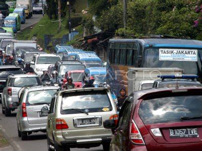 Kawasan Puncak Macet Antara Foto