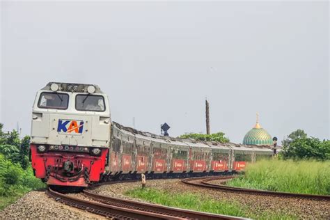 Penjualan Tiket Mudik Lebaran Kereta Api Jarak Jauh Sudah Dibuka Cek