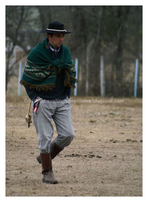 Gaucho, Argentinian clothing, Traditional outfits