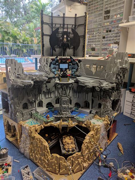 More progress on my Batcave moc from a month ago (more info in comments ...