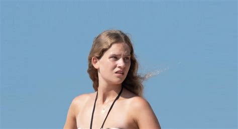 Espectacular Irene Urdangarin en bikini apura su último verano antes