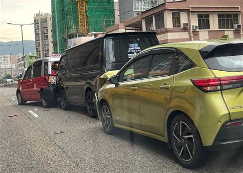 東九龍走廊5車串燒釀5傷 交通一度受阻｜即時新聞｜港澳｜on Cc東網