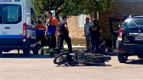 CALLES 11 Y 4 Fuerte Choque Entre Moto Y Camioneta Mira En Boca De