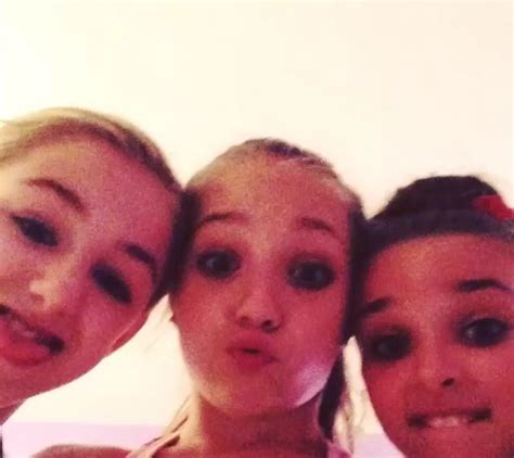 Kendall Maddie And Chloe Dance Moms Duet Maddie Kendall Chloe