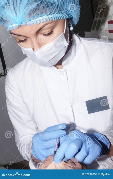 Microsurgery : Doctor Performs Local Anesthesia on the Hand Stock Image - Image of detail ...