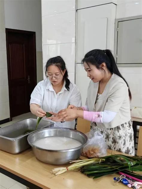 粽叶飘香，粽享端午——盖州法院开展端午节包粽子活动澎湃号·政务澎湃新闻 The Paper