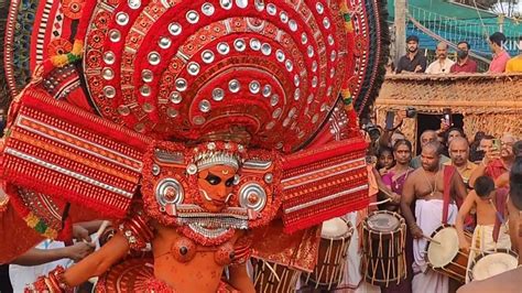 Karuval Bhagavati Theyyam Chamundi Kottam Perumkaliyattam YouTube