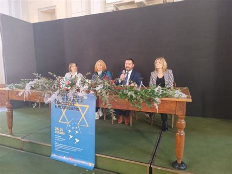 Aula Magna Gremita Di Studenti Al Convitto Delfico Per La Giornata